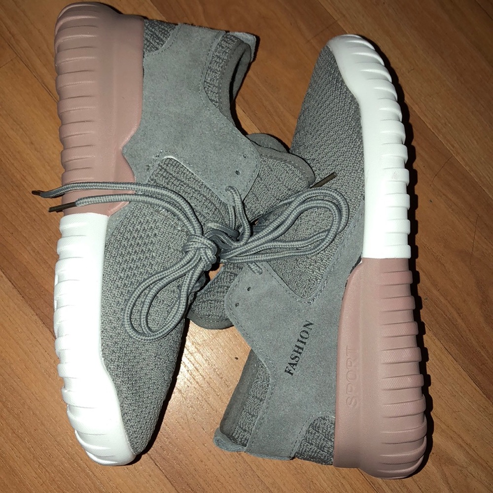 Women’s sneaker